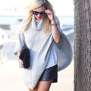 CAbi Grey Cowl Neck Knit Poncho/Sweater/Cape #3003 w/Front Pocket Pouch. Small